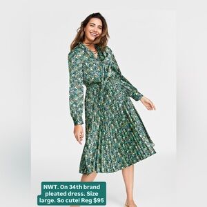 Women's Floral Green Dress. NWT.